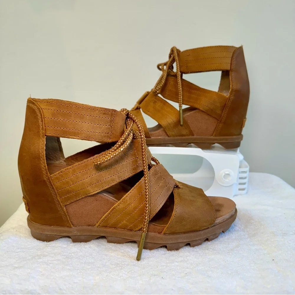 Women's Camel‎ Lace-Up Sorel Joanie II Wedge Sandals size 9.5 Leather